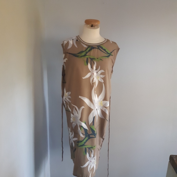 BB Collection floral dress size L - Picture 15 of 16